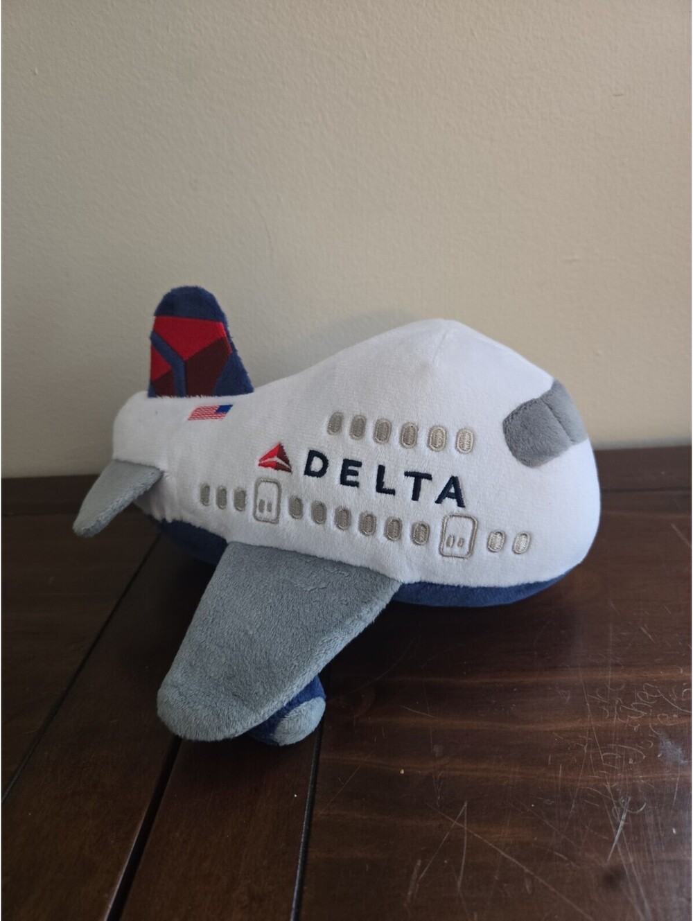 Daron Travel Delta Airlines Airplane Vacation Travel Aeronautical Plush Stuffed